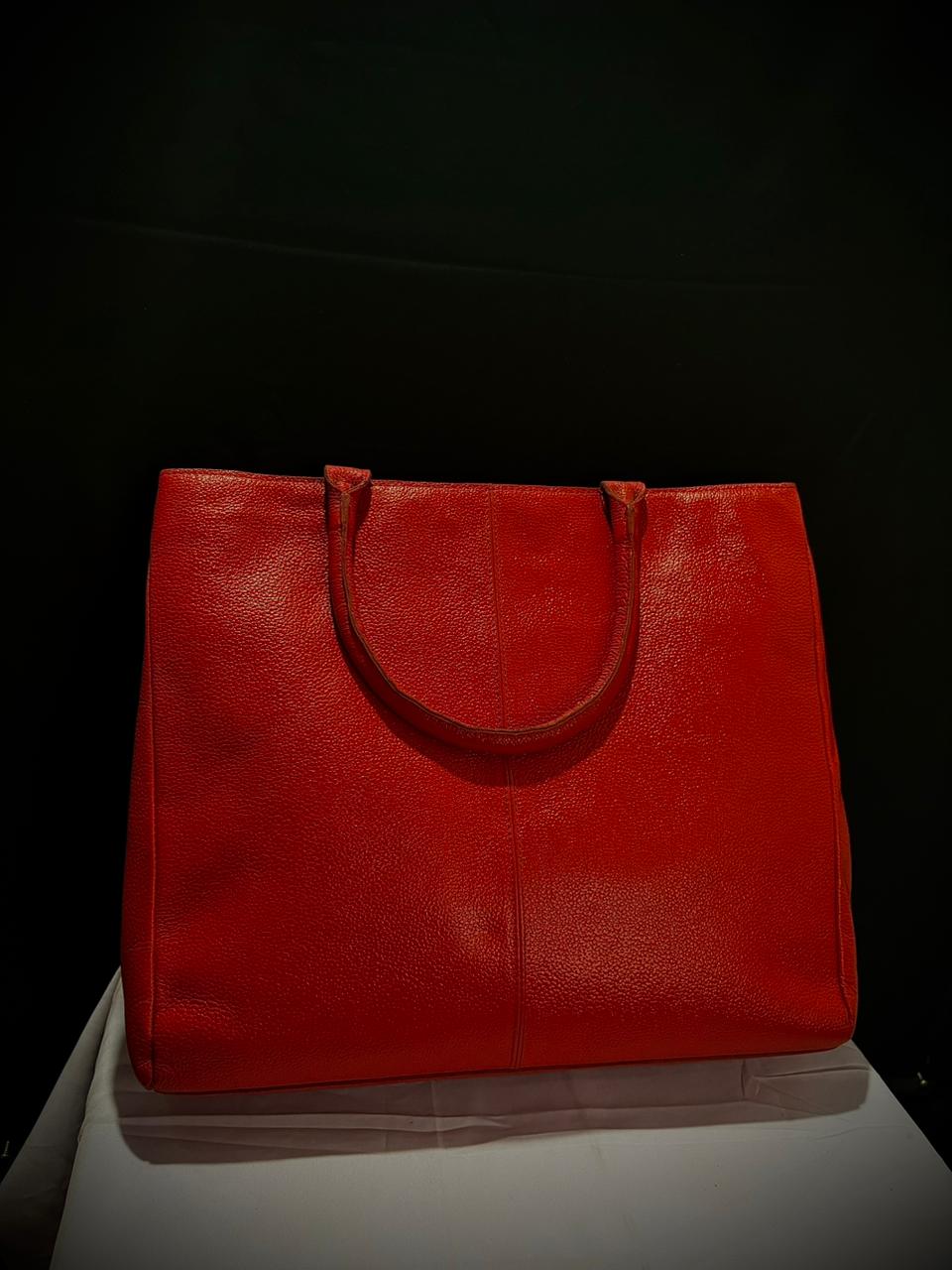 Rouge Chain Luxe Tote