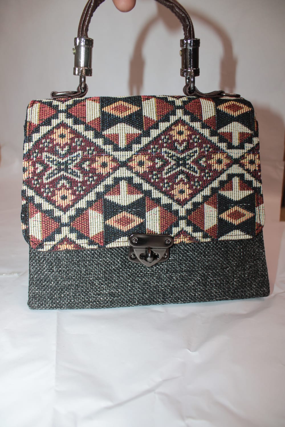 Handicraft Bags with Elgant Deisgn