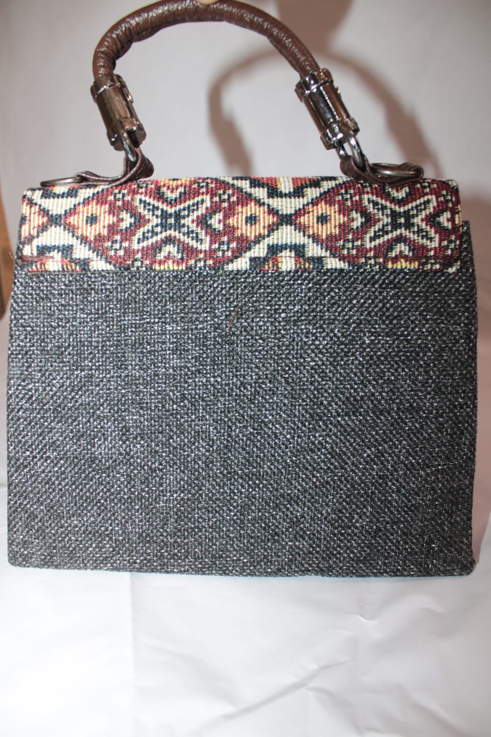 Handicraft Bags with Elgant Deisgn