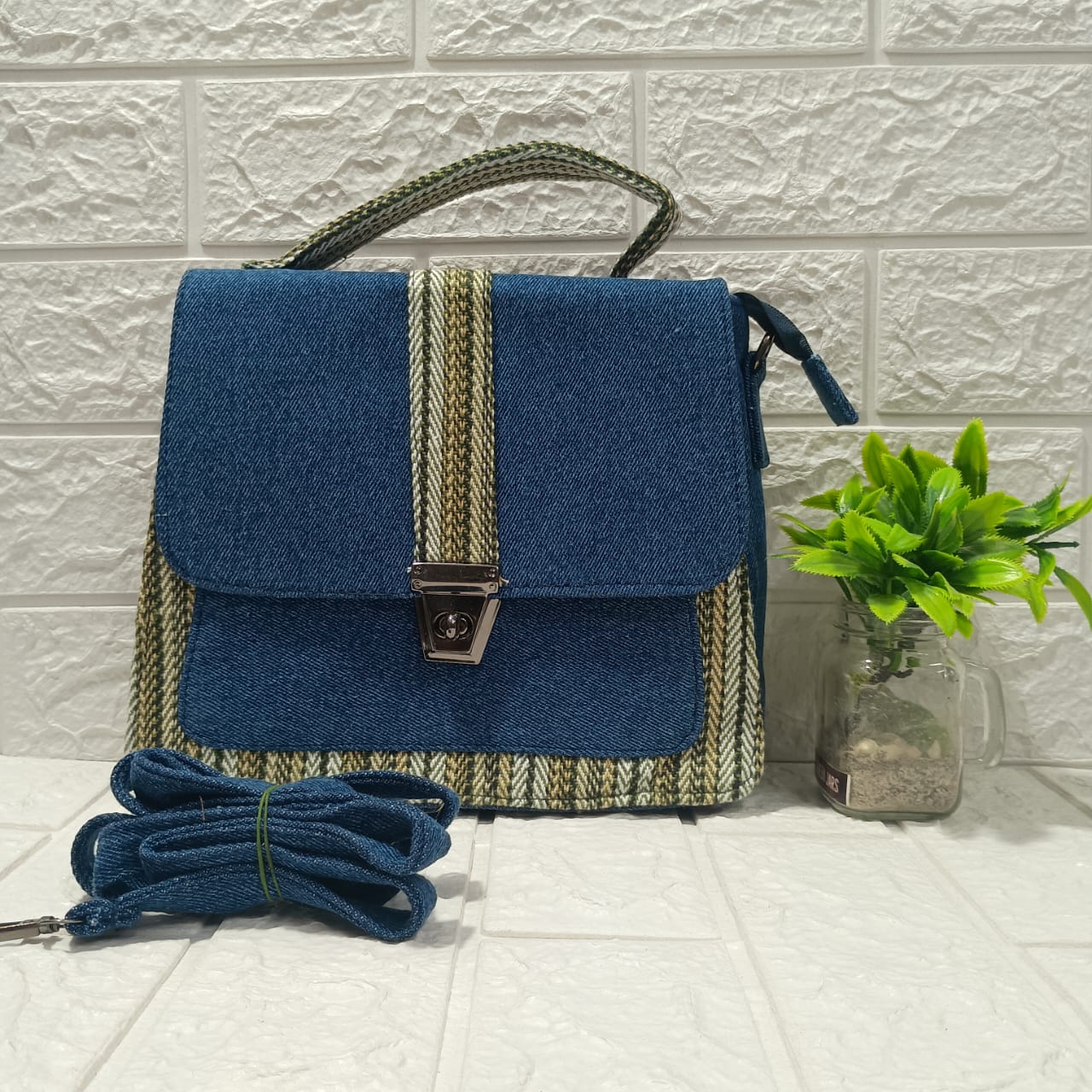 Handicraft Bags with Elgant Deisgn