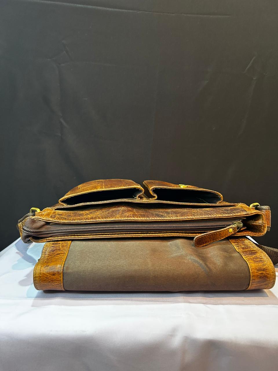 Vintage Leather Crossbody Messenger Bag
